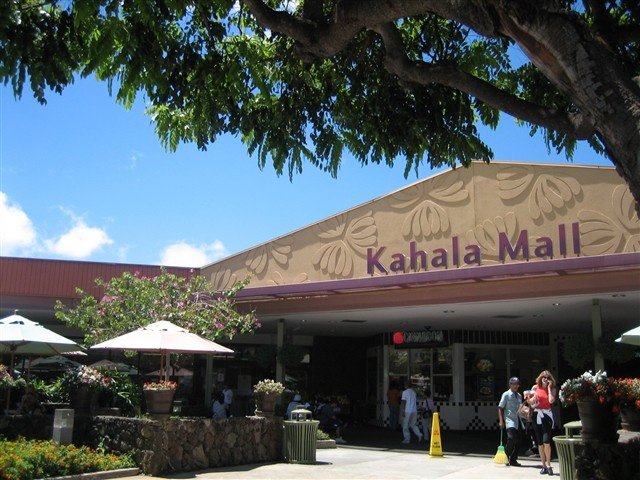 kahala-mall-blue-line-stop.jpg
